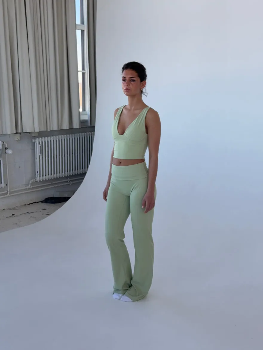 Design By Si Essential flared pants - Matcha Hot