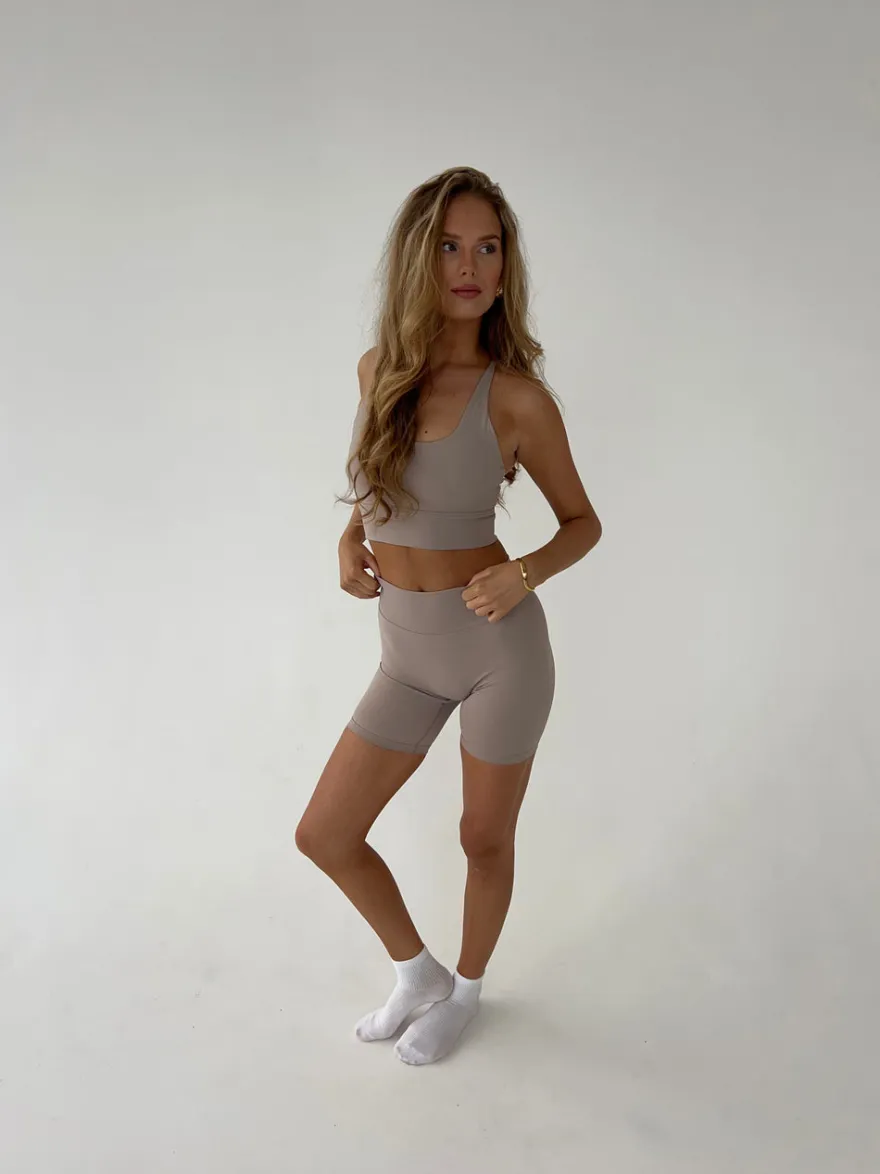 Design By Si Essential shorts - Ash Best