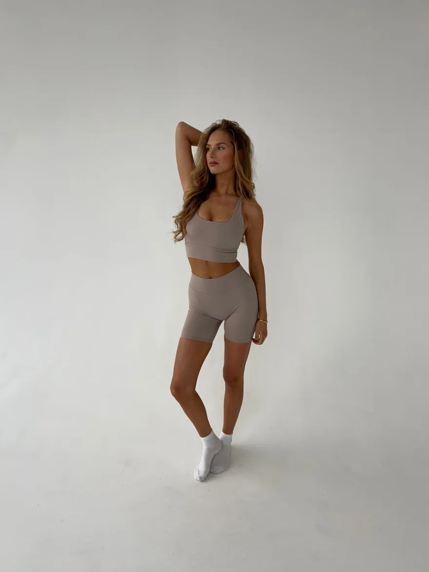 Design By Si Essential shorts - Ash Best