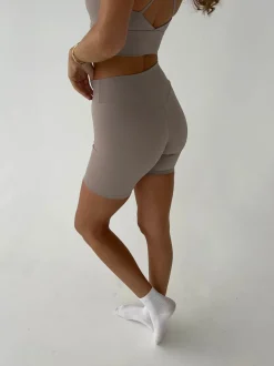 Design By Si Essential shorts - Ash Best