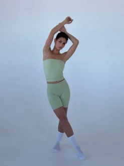 Design By Si Essential shorts - Matcha Best