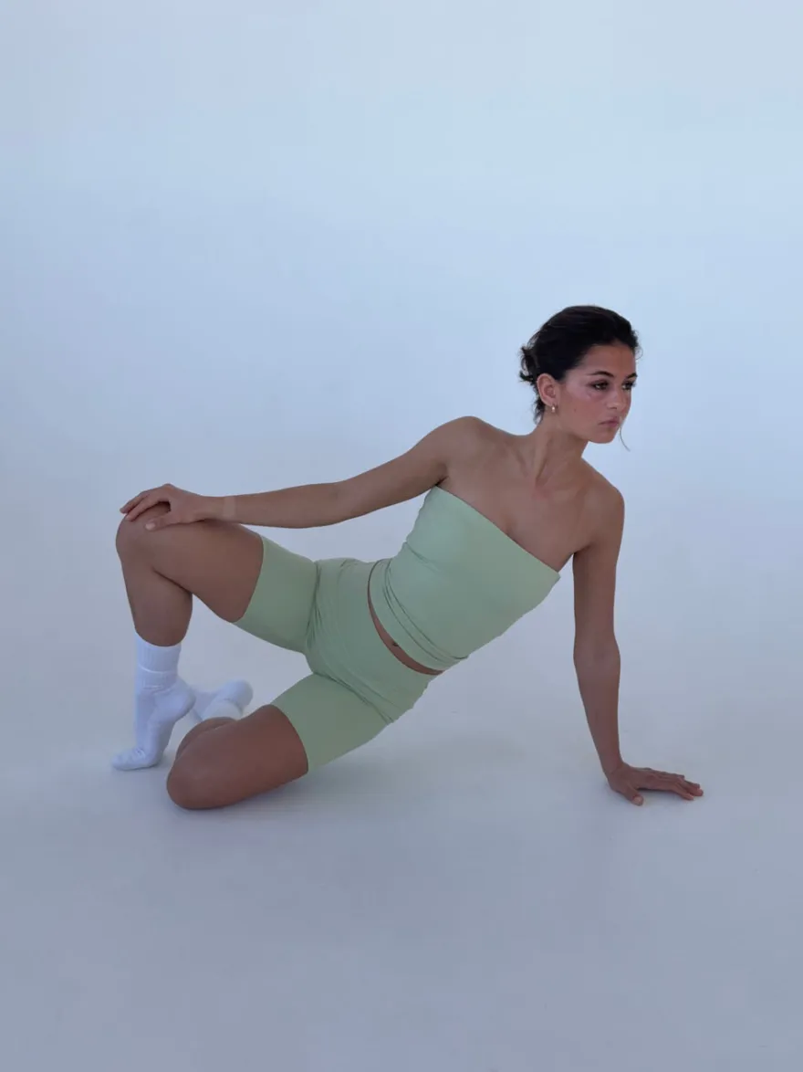 Design By Si Essential shorts - Matcha Best