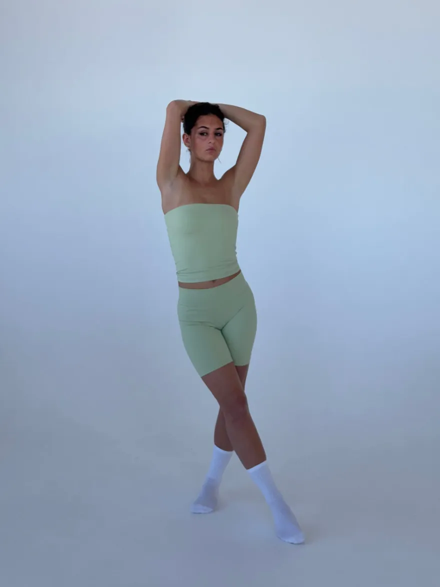 Design By Si Essential shorts - Matcha Best