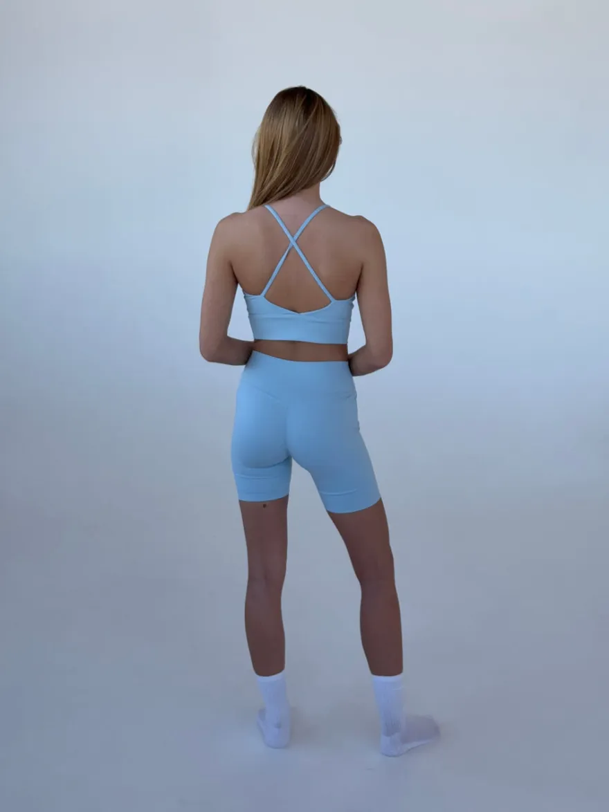 Design By Si Essential shorts - Sky Sale