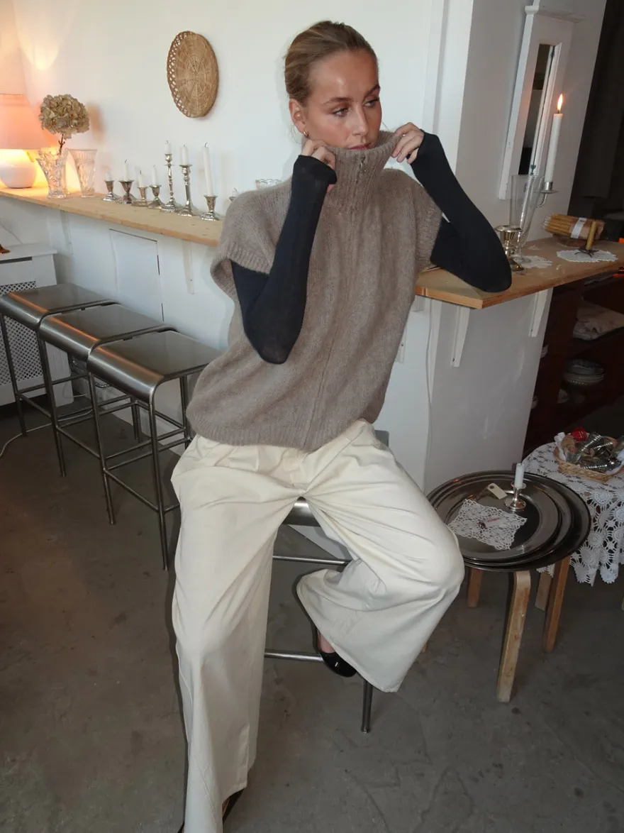 Design By Si Fiona vest med høj hals - Beige New