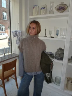 Design By Si Fiona vest med høj hals - Beige New