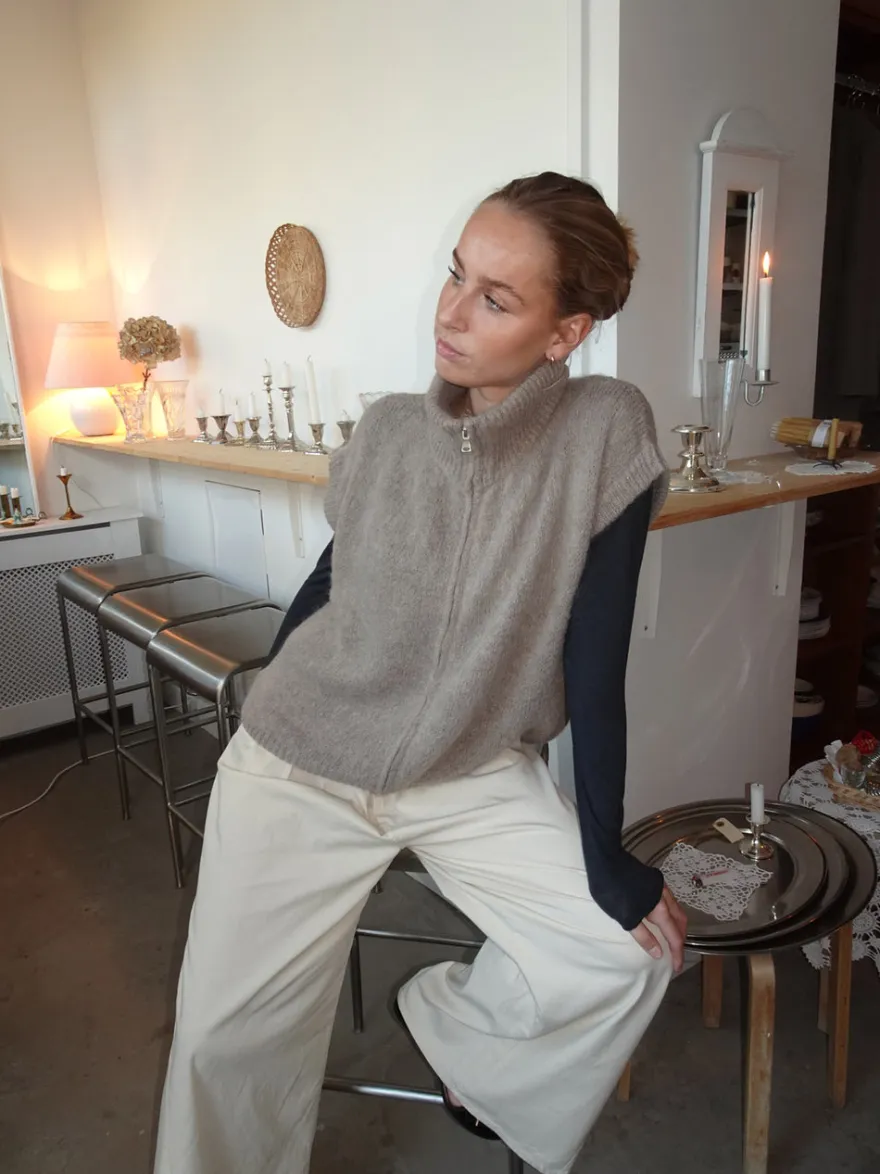 Design By Si Fiona vest med høj hals - Beige New