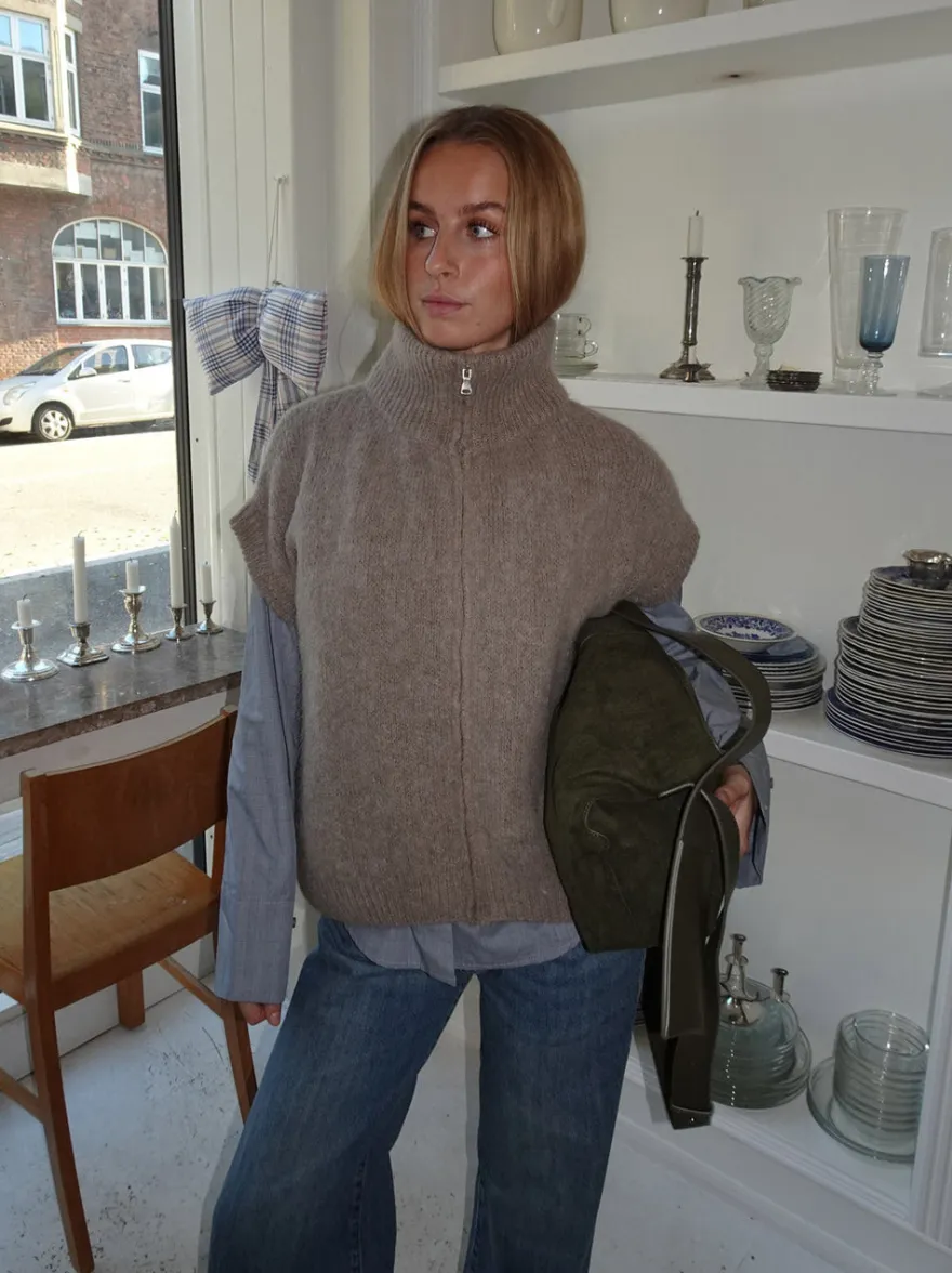 Design By Si Fiona vest med høj hals - Beige New