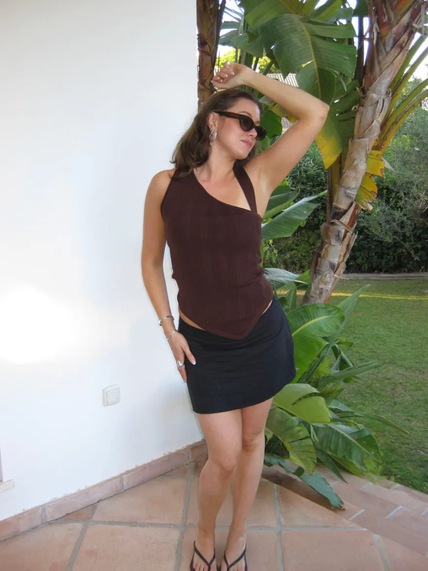 Design By Si Frey one shoulder top - Brun Online