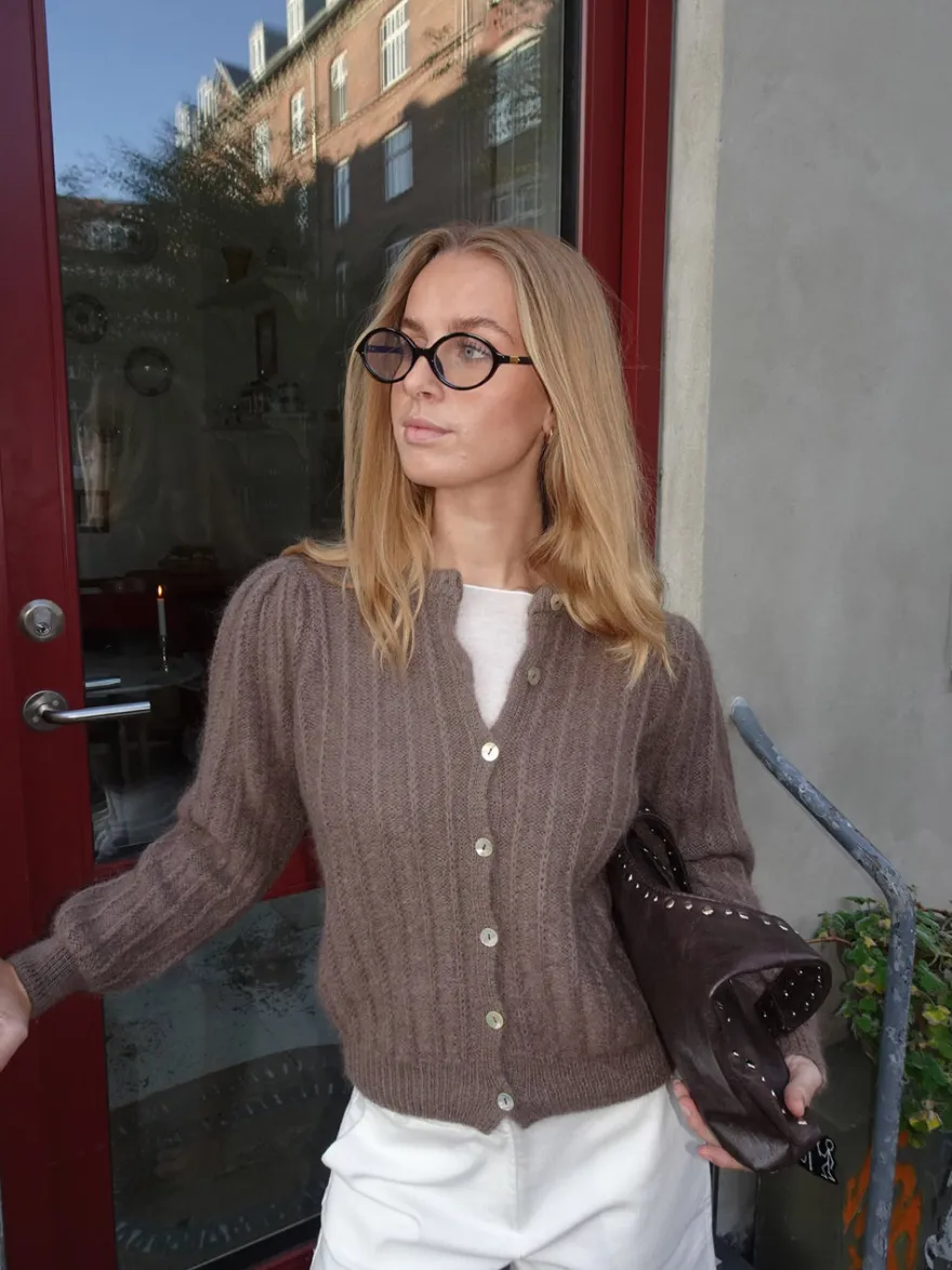 Design By Si Grace cardigan i strik - Brun
