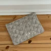 Design By Si Honey computersleeve med blomster - Beige Online