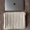 Design By Si Honey computer sleeve med mønster - Beige Outlet
