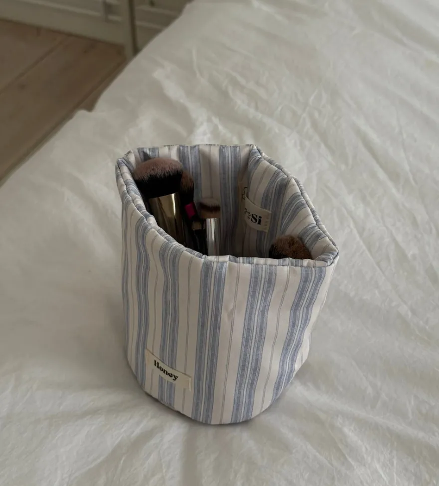 Design By Si Honey lille stof opbevaring - Hvid/blå striber