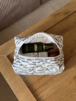 Design By Si Honey lille toilettaske med fiskemønster - Hvid/blå New
