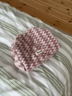 Design By Si Honey lille toilettaske med mønster - Beige/rød