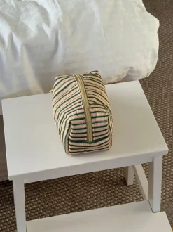 Design By Si Honey lille toilettaske med striber - Beige/grøn New
