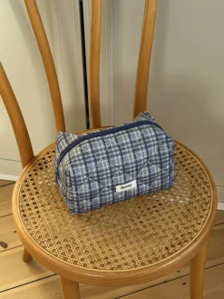 Design By Si Honey lille toilettaske med tern - Blå Sale