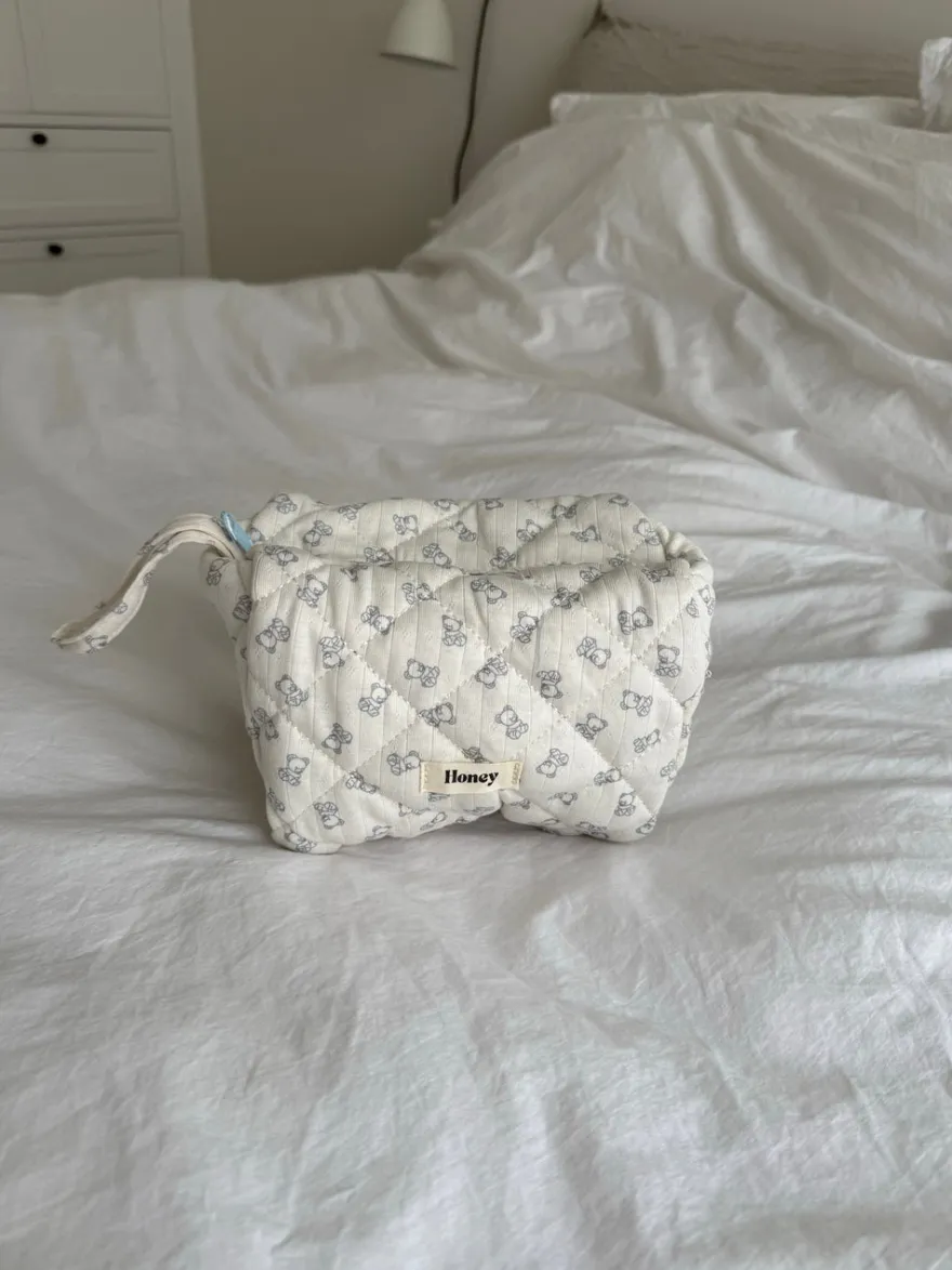 Design By Si Honey lille toilettaske - Off white med bamser Hot