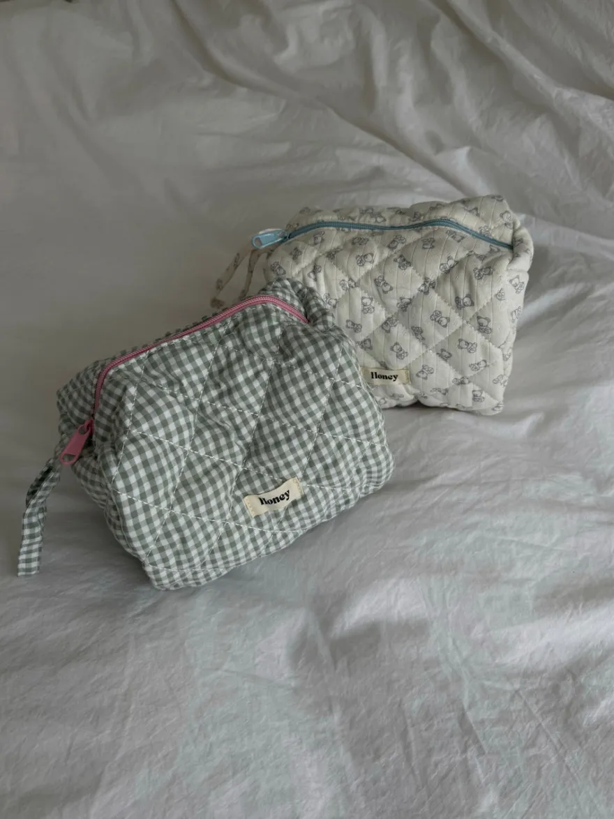 Design By Si Honey lille toilettaske - Off white med bamser Hot