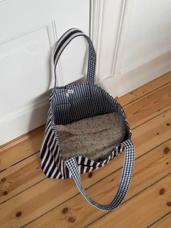 Design By Si Honey net med striber - Navy/hvid Outlet