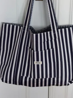 Design By Si Honey net med striber - Navy/hvid Outlet
