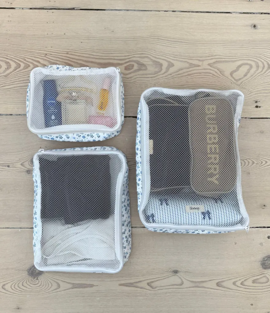 Design By Si Honey packing cubes - Hvid med blå blomster Best