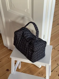 Design By Si Honey stor polkaprikket toilettaske med hank - Sort/hvid New