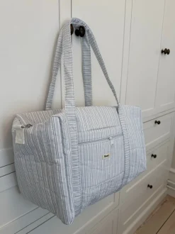 Design By Si Honey stor taske med crossbody strop - Hvid med blå striber
