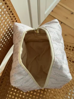 Design By Si Honey stor toilettaske med mønster - Off white Hot