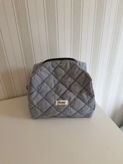 Design By Si Honey stor toilettaske med striber - Mørkeblå/hvid Outlet