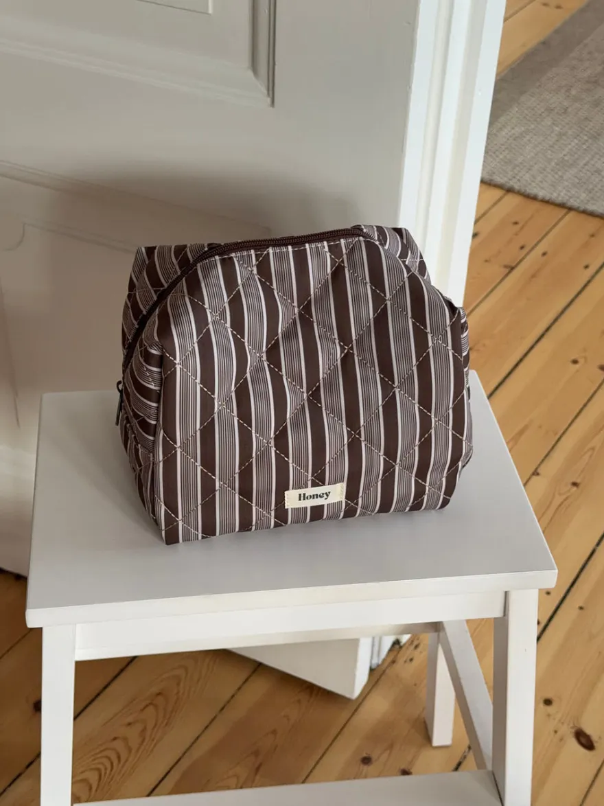 Design By Si Honey stor toilettaske med striber - Brun/hvid Discount