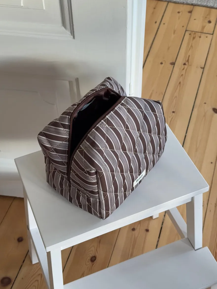 Design By Si Honey stor toilettaske med striber - Brun/hvid Discount