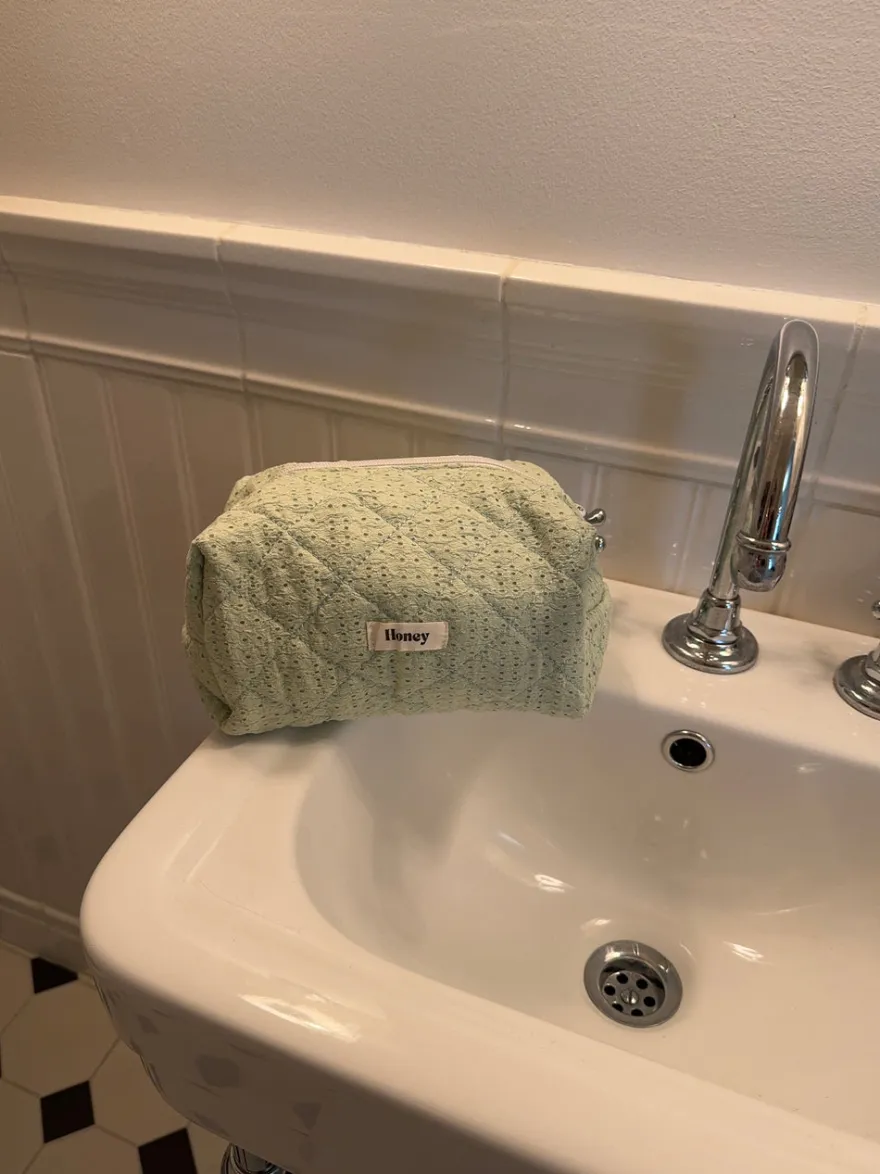 Design By Si Honey stor toilettaske - Mint grøn i broderi Discount