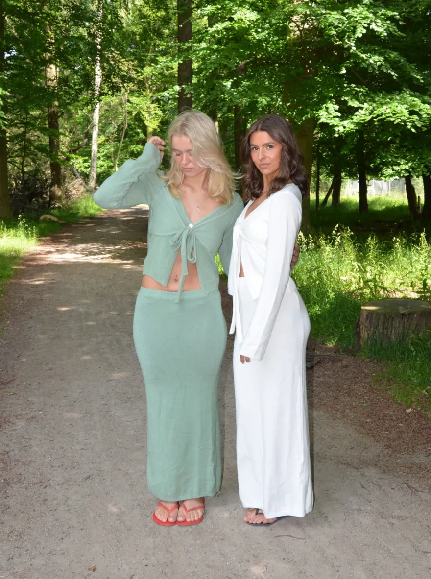 Design By Si Ines maxinederdel i strik - Hvid Online