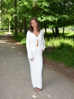 Design By Si Ines maxinederdel i strik - Hvid Online