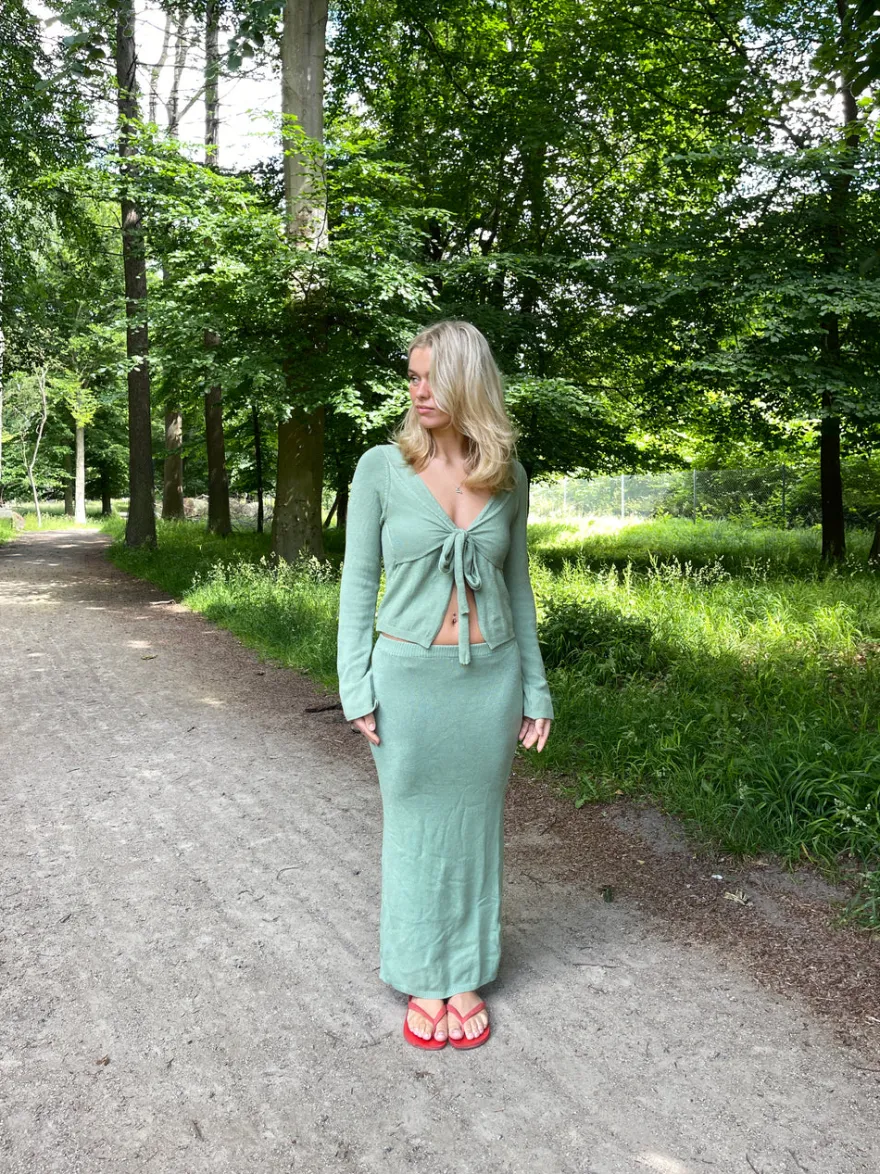 Design By Si Ines strikket bluse med bindebånd - Støvet grøn Best