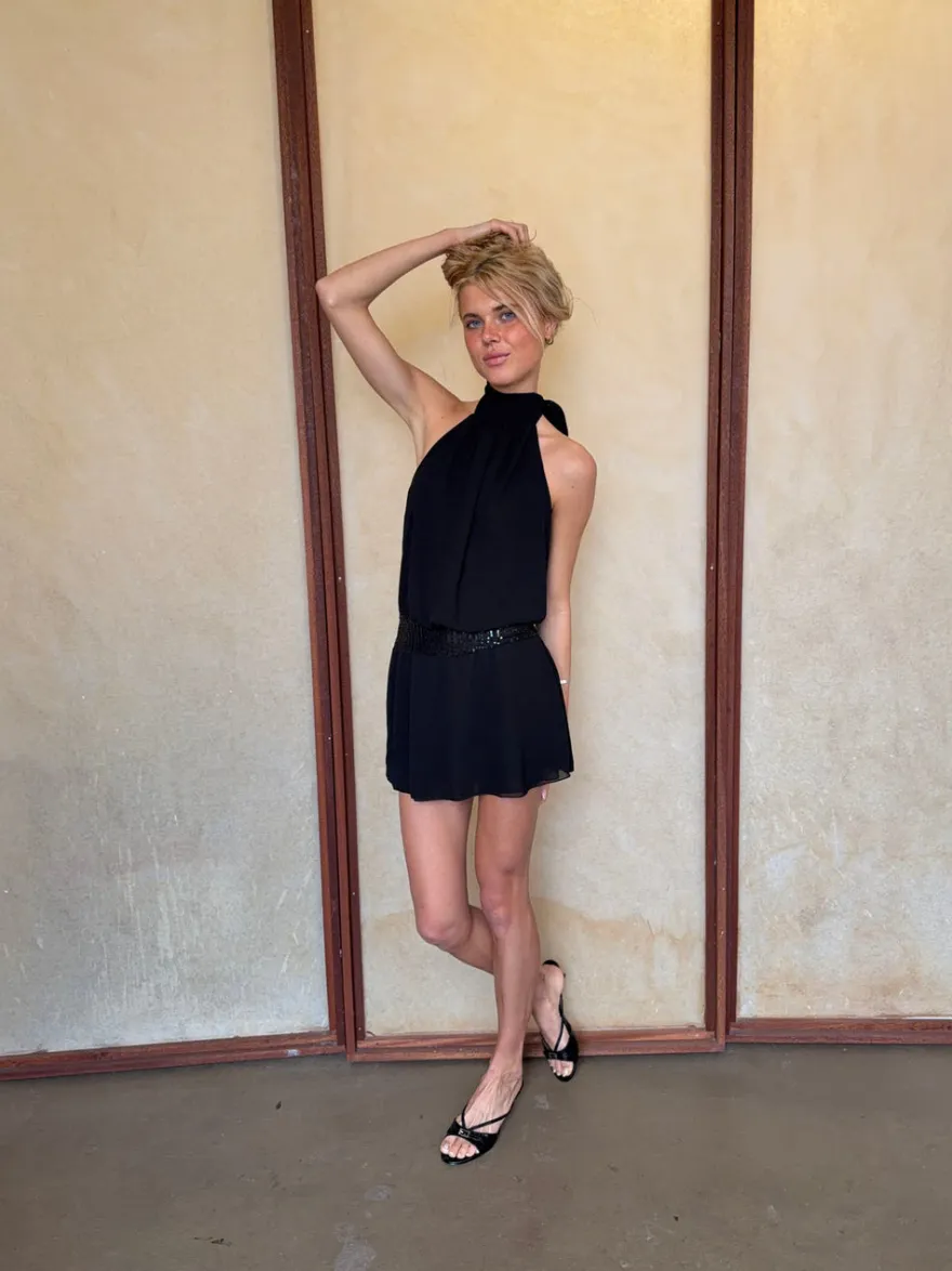 Design By Si Jolene halterneckkjole med pallietter - Sort Sale
