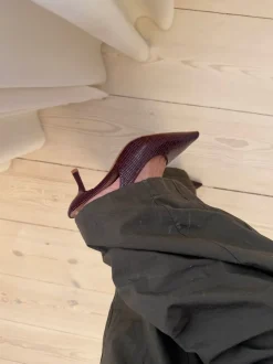 Design By Si Karline slingback mules med krokodilleprint - Mørkerød Best