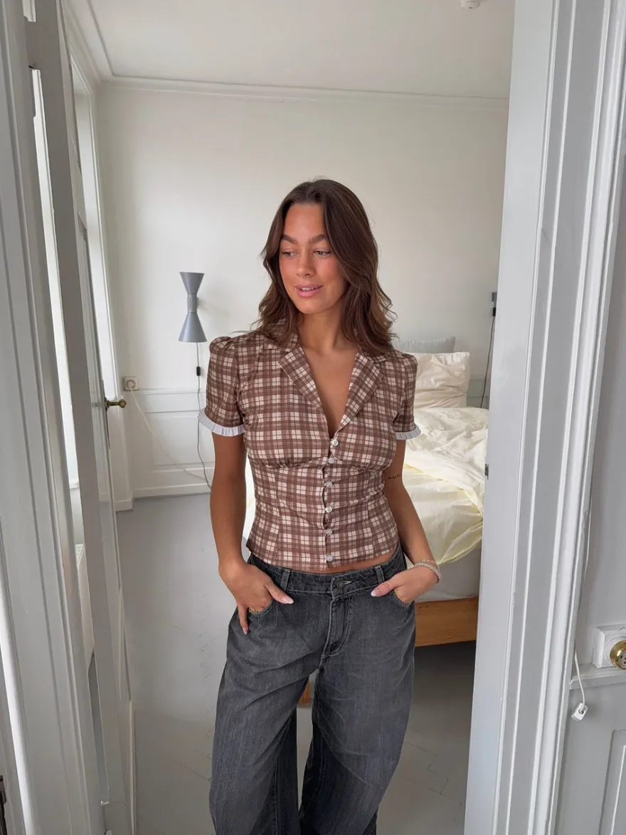 Design By Si Kassandra figursyet skjorte med tern - Brun/hvid
