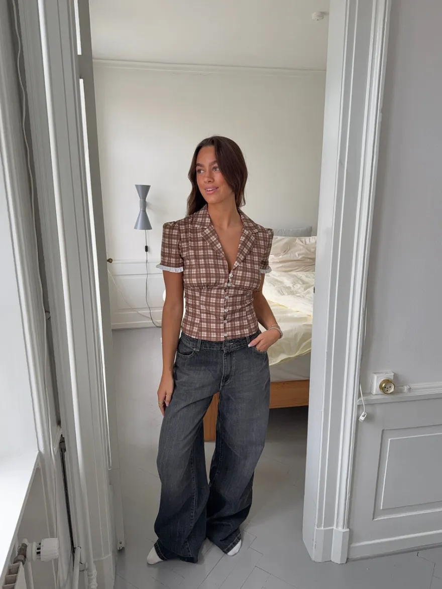 Design By Si Kassandra figursyet skjorte med tern - Brun/hvid
