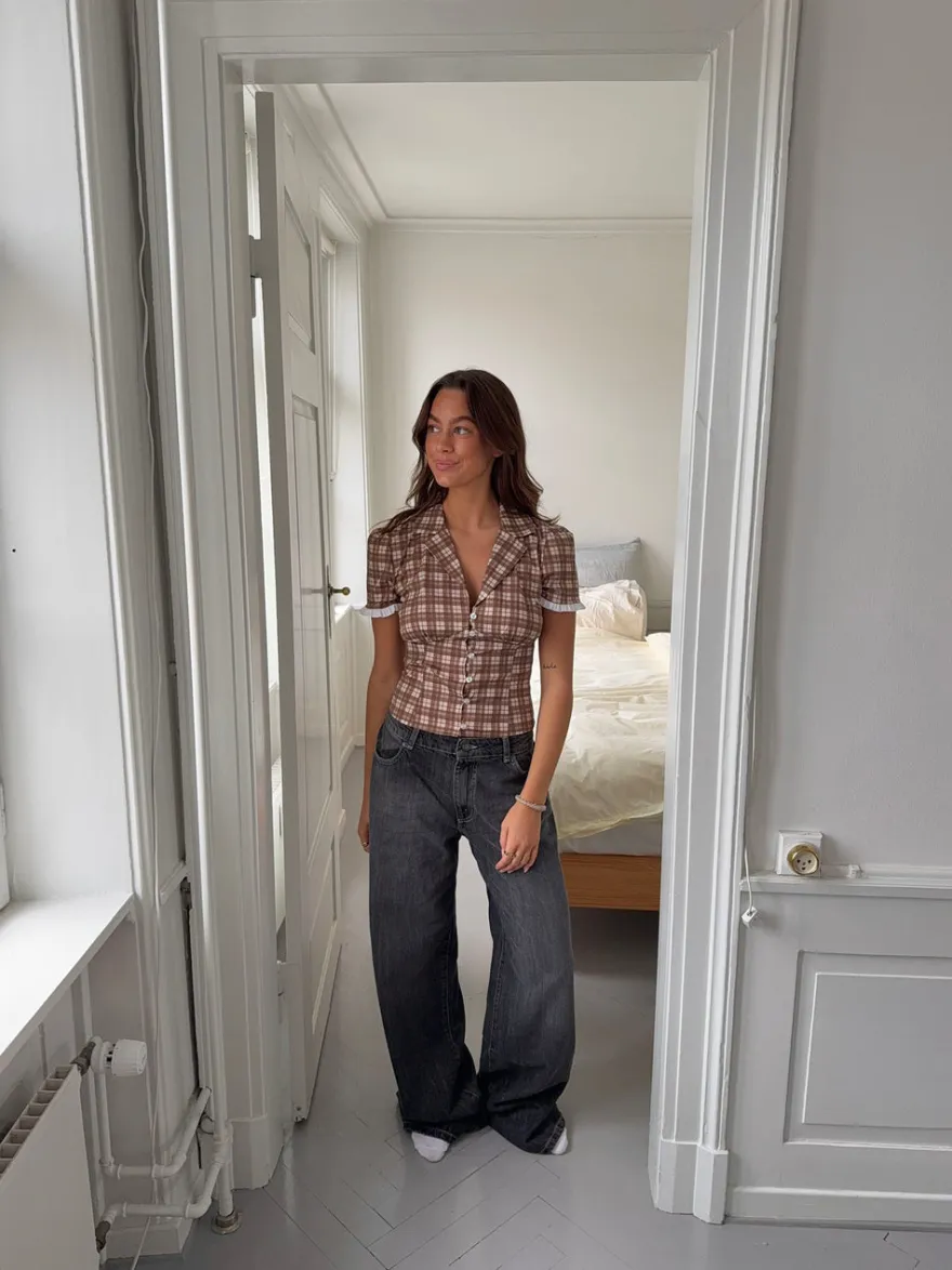 Design By Si Kassandra figursyet skjorte med tern - Brun/hvid