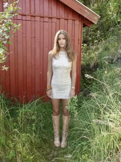 Design By Si Kasy minikjole med pallietter - Beige Best