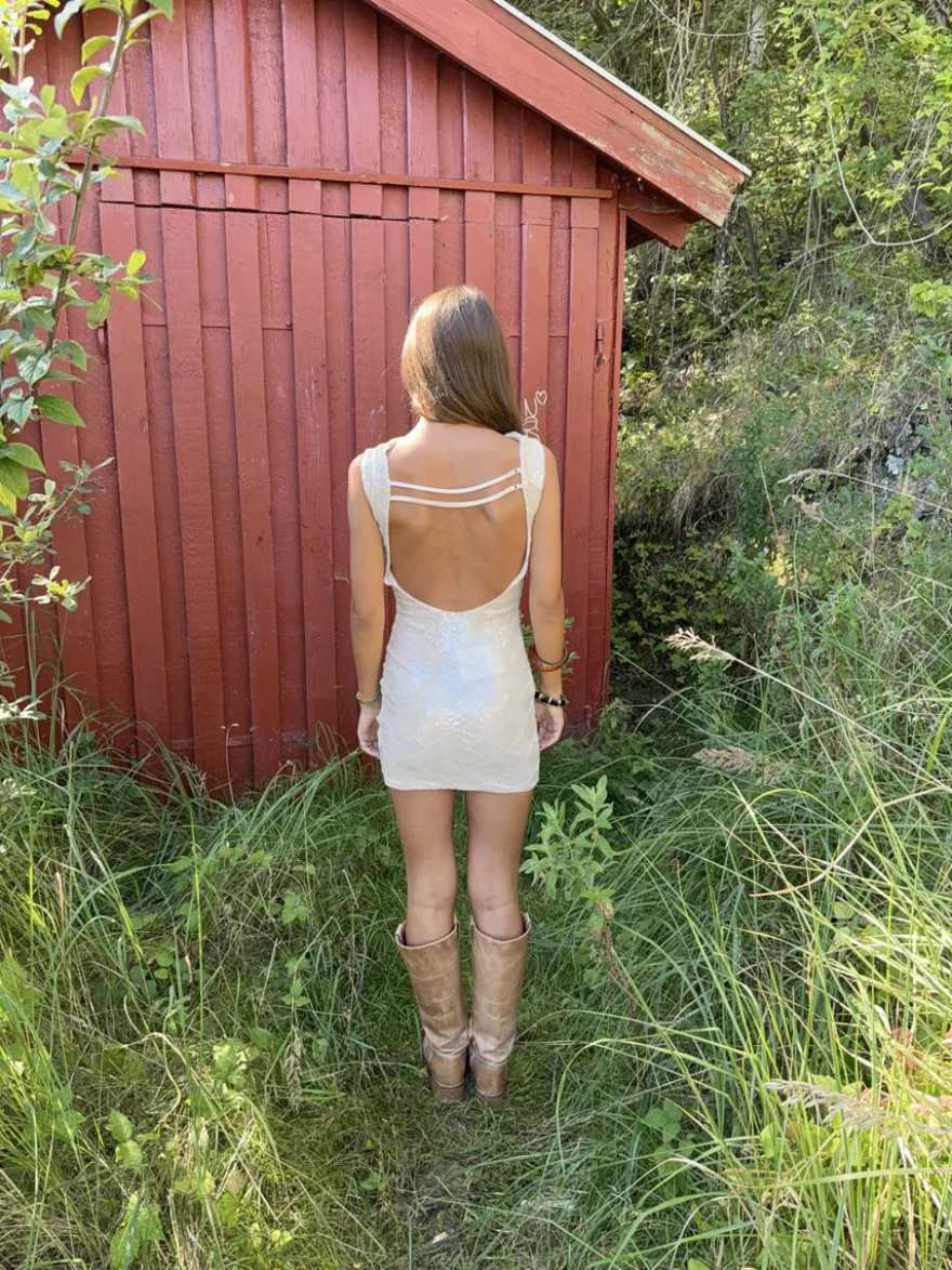 Design By Si Kasy minikjole med pallietter - Beige Best