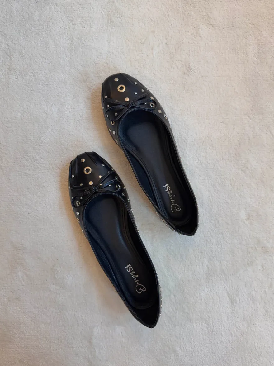 Design By Si Katarine ballerinaer med nitterdetaljer - Sort Clearance