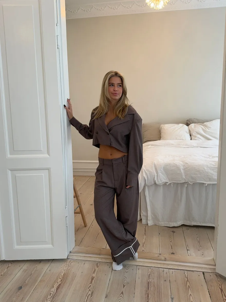 Design By Si Katrine suitbukser med detaljer - Brun melange Discount