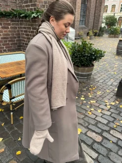 Design By Si Kehlani halstørklæde i strik - Lys brun Online