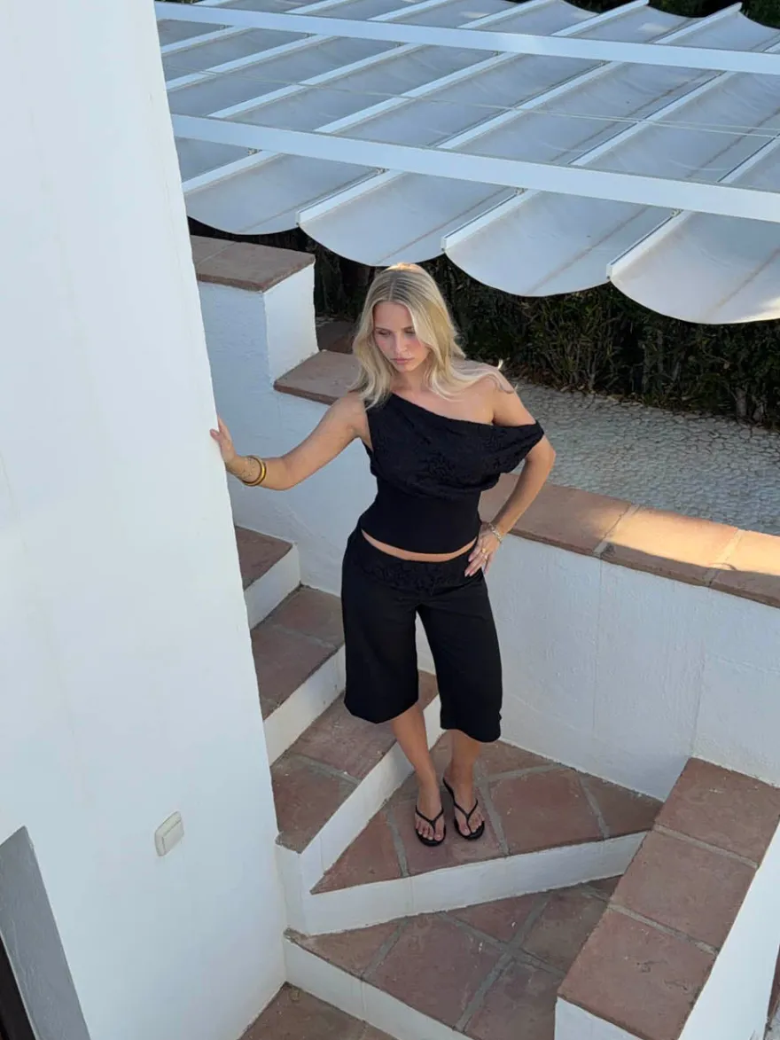 Design By Si Kimmie top med blonder - Sort Online