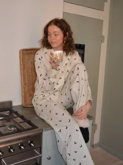 Design By Si Kyla pyjamasskjorte med halvmåner - Beige Clearance