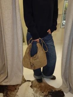 Design By Si Kyle skuldertaske i ruskind - Brun Outlet