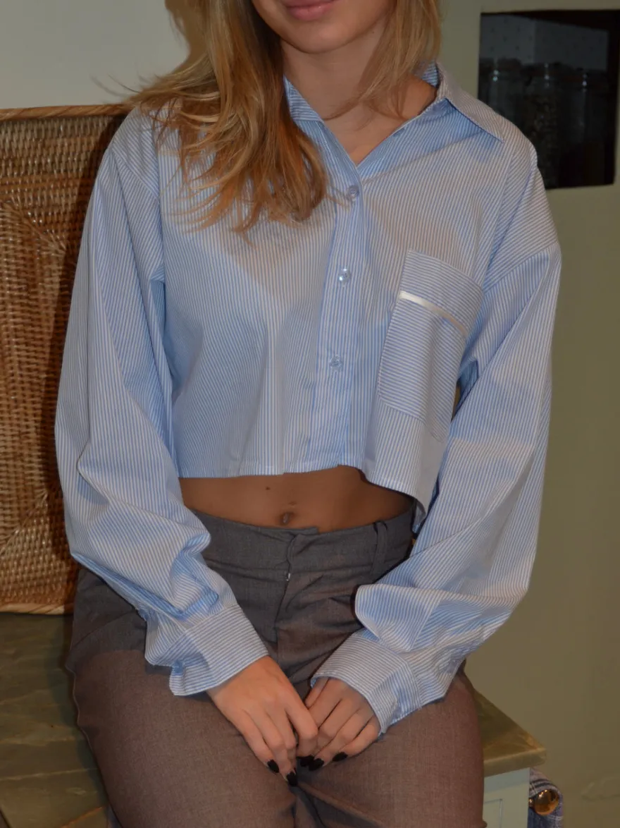 Design By Si Lavinia stribet cropped skjorte - Blå/hvid Hot